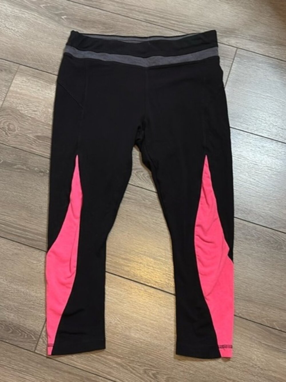 Acx black and pink cropped leggings